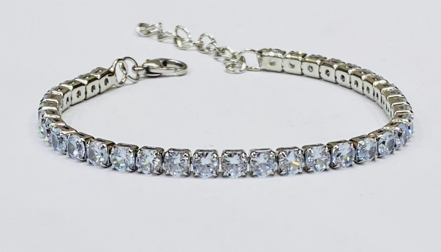 Adjustable Diamond  Tennis Bracelet With Led Light Box