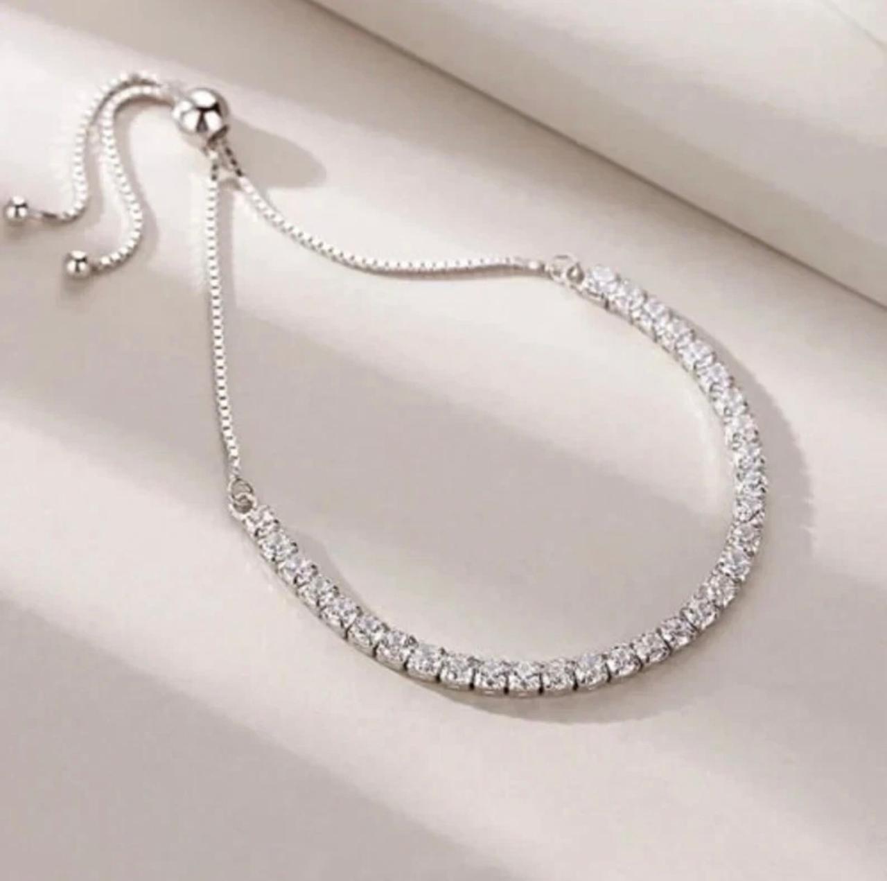 Adjustable Tennis Bracelet With Important Box