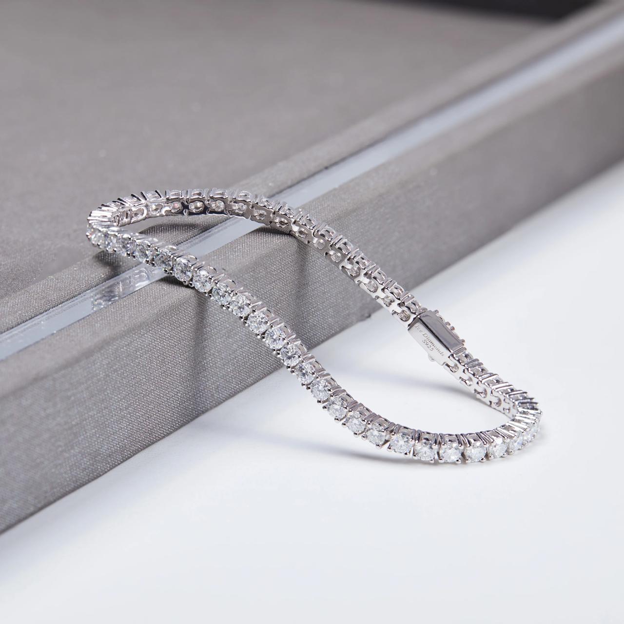 Diamond Tennis Bracelet With Led Light Box